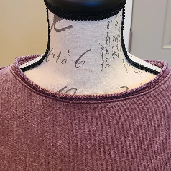 Woman's Rock & Republic Sweatshirt Size Large - Picture 6 of 8